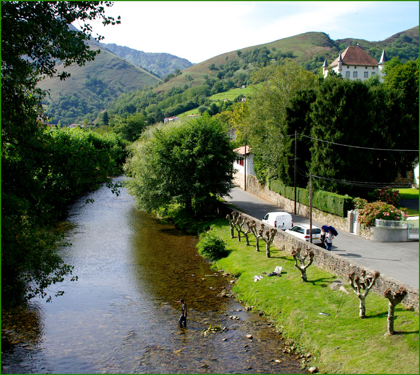 Tenkara au Pays Basque sur la Nive de Ba&icirc;gorry